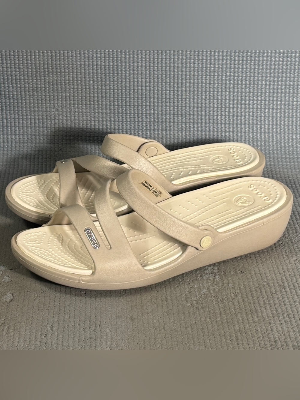 Crocs Patricia Wedge Sandals Oyster Women’s Size 8